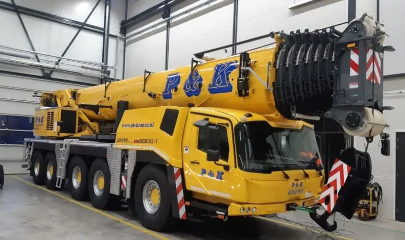 250 tons weg-/terreinkraan