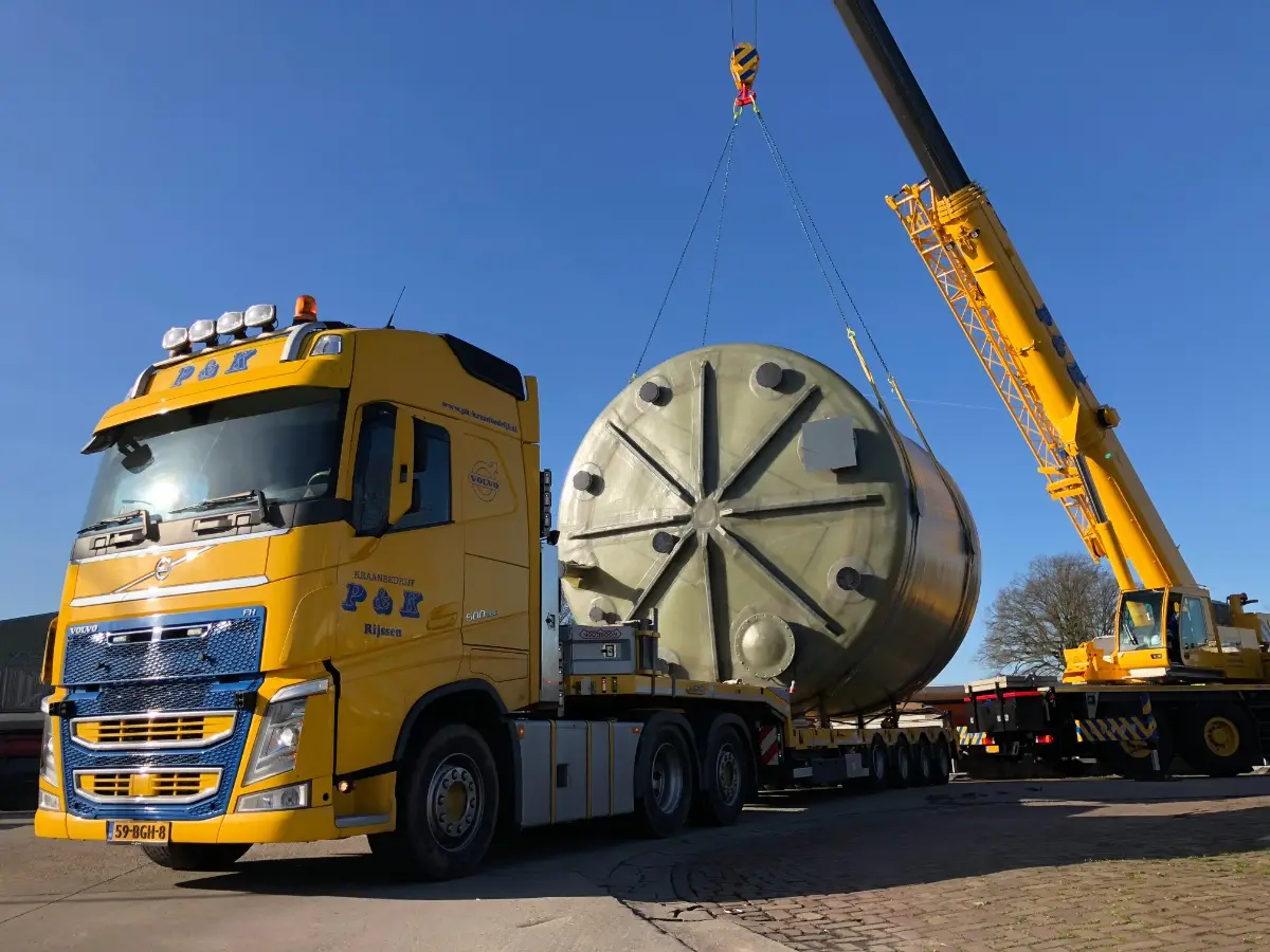 Telescoopkraan van P&K op locatie
