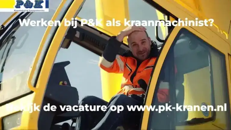 Machinist Dennes in de cabine van een kraan, vacature kraanmachinist bij P&K