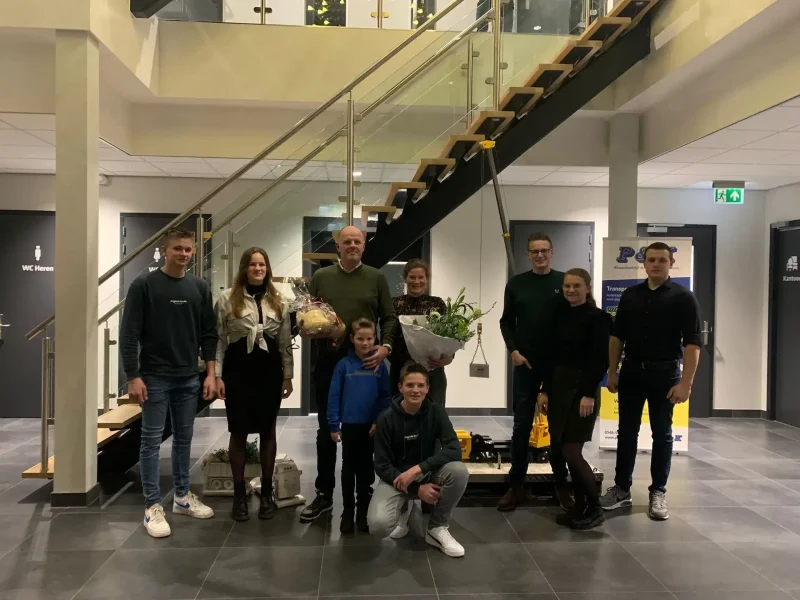 Collega's van P&K bij de huldiging van jubilarissen in de kantine