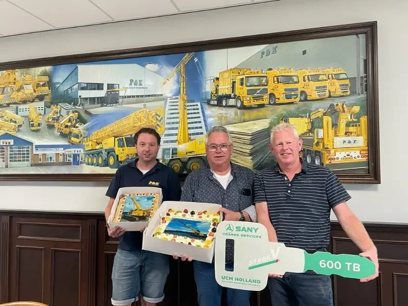 Sany Cranes Services met Taart